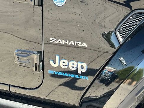Used 2024 Jeep Wrangler Unlimited Sahara w/ Safety Group AWD/4WD image 8