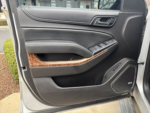 Used 2015 Chevrolet Suburban LTZ image 14