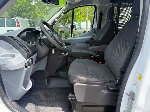 Used 2018 Ford Transit 250 130 Low Roof w/ Exterior Upgrade Package RWD image 19