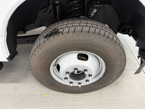 New 2025 Ford F350 XL w/ XL Chrome Package image 4