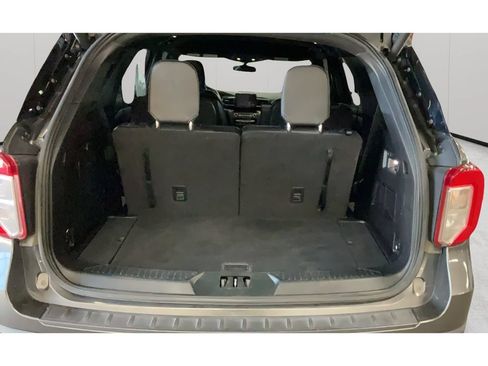 Used 2020 Ford Explorer XLT w/ Equipment Group 202A AWD/4WD image 29