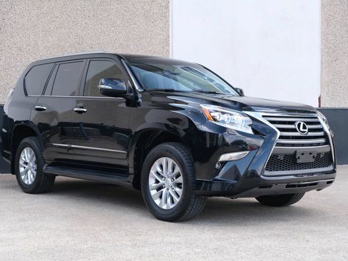 Used 2017 Lexus GX 460 Premium w/ Premium Package AWD/4WD image 4