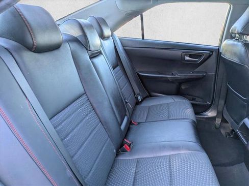 Used 2015 Toyota Camry SE image 18