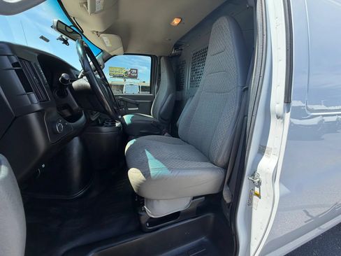 Used 2022 GMC Savana 2500 w/ Driver Convenience Package RWD image 16