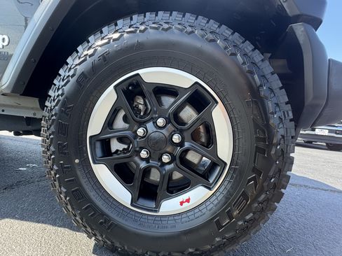 Used 2018 Jeep Wrangler Unlimited Sport S AWD/4WD image 13