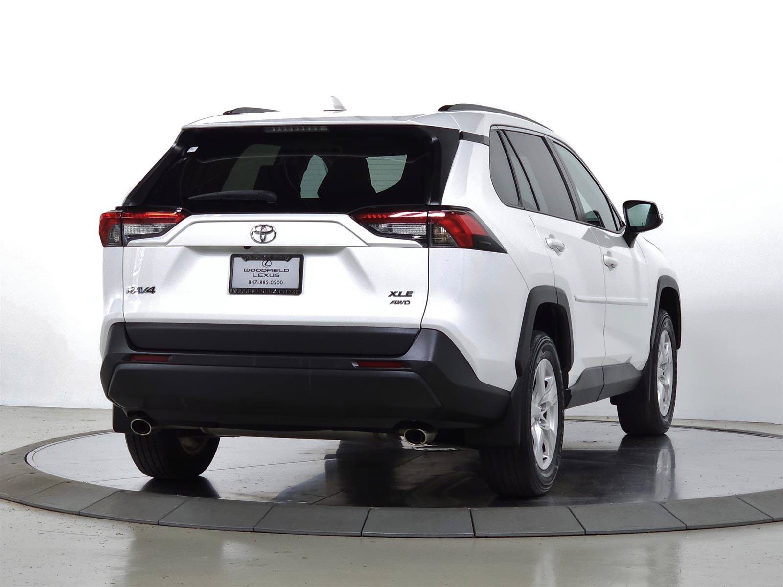 Used 2020 Toyota RAV4 XLE w/ XLE Grade Weather Package AWD/4WD image 9