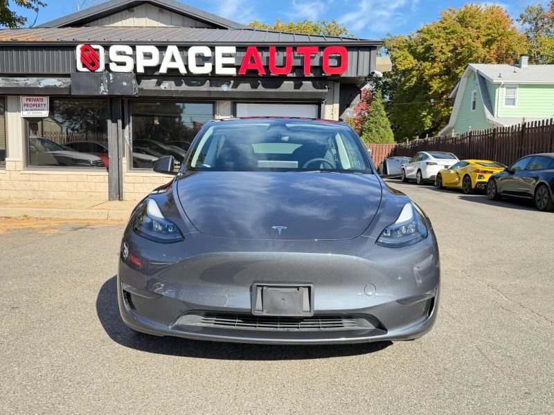 Used 2024 Tesla Model Y Long Range AWD/4WD image 2