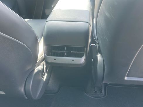 Used 2023 Tesla Model Y AWD image 13