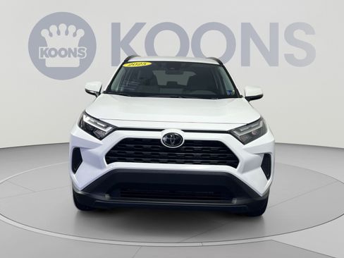 Used 2025 Toyota RAV4 XLE AWD/4WD image 4