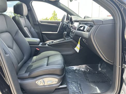 New 2025 Porsche Macan image 18