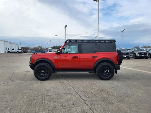 Used 2024 Ford Bronco Wildtrak image 2