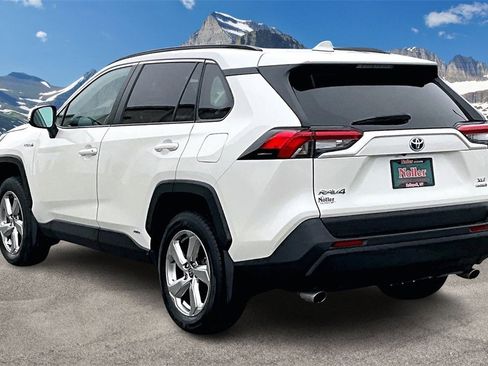 Used 2021 Toyota RAV4 XLE Premium image 13