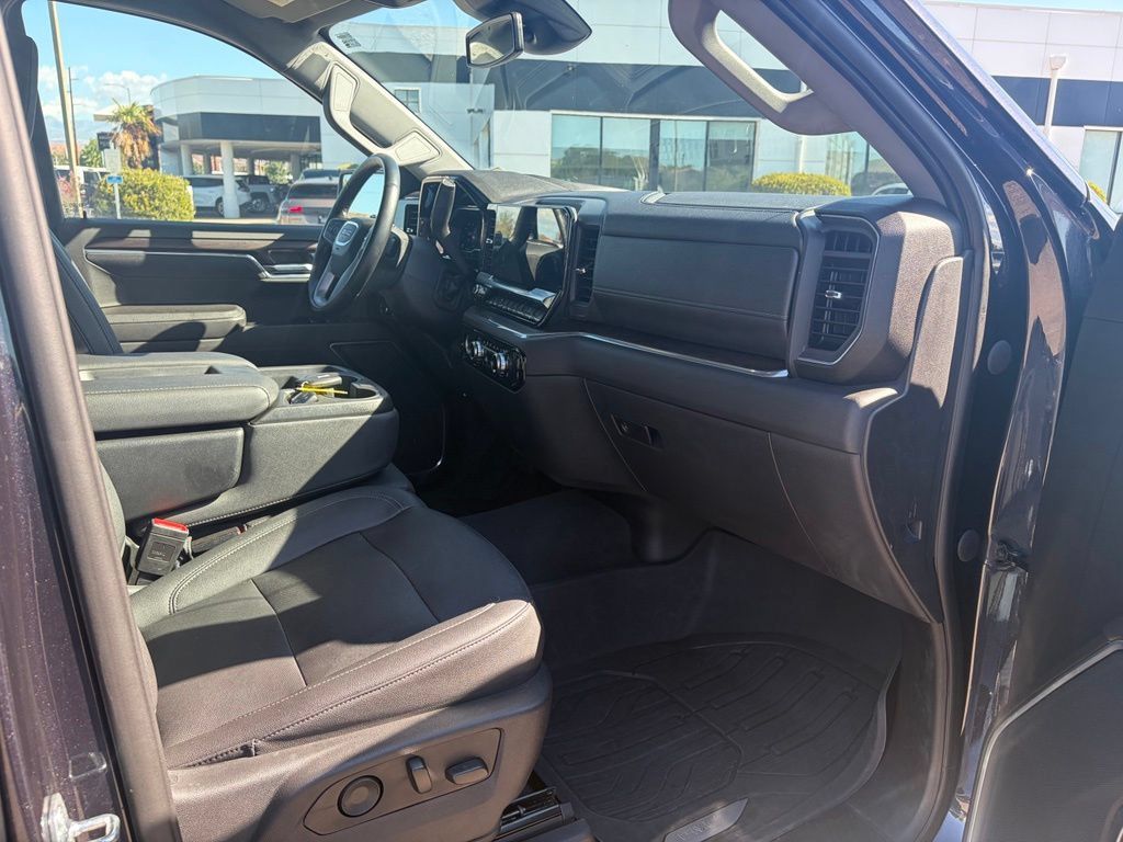 Used 2023 GMC Sierra 1500 SLT w/ X31 Off-Road Package AWD/4WD image 37