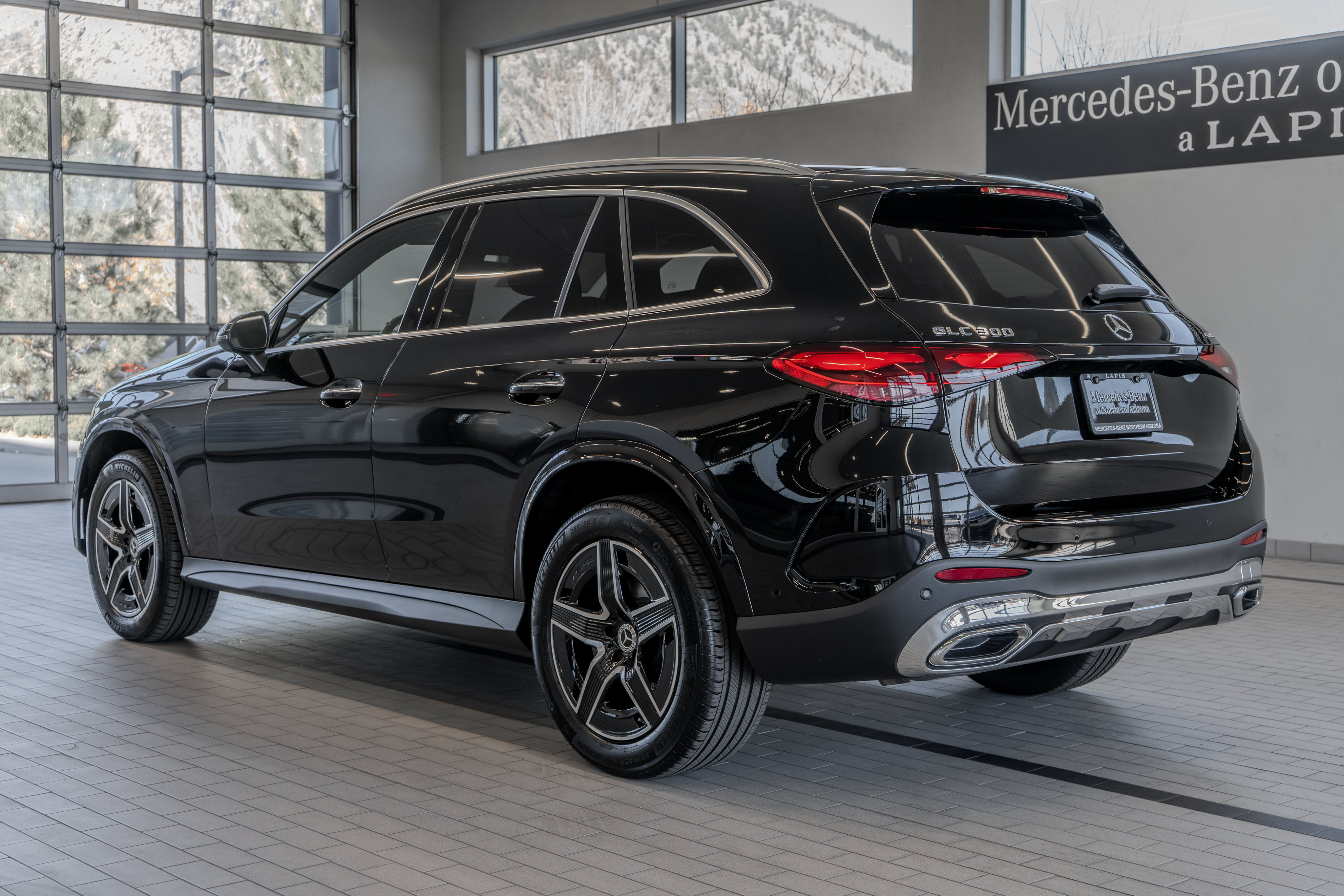Used 2026 Mercedes-Benz GLC 300 4MATIC image 13