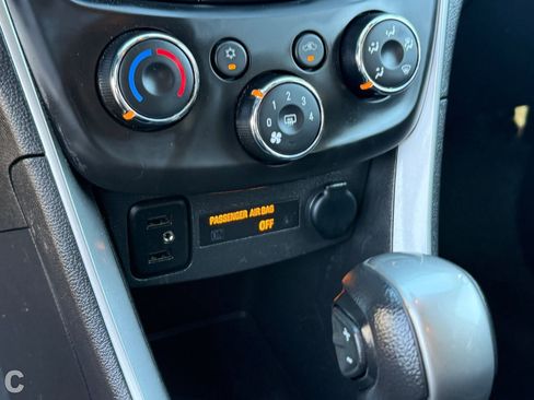 Certified 2022 Chevrolet Trax LT w/ LT Convenience Package AWD/4WD image 22