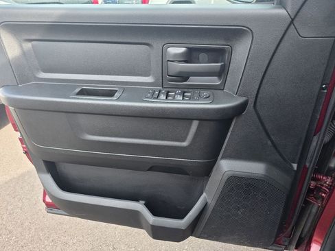 Used 2018 RAM 1500 Express image 25