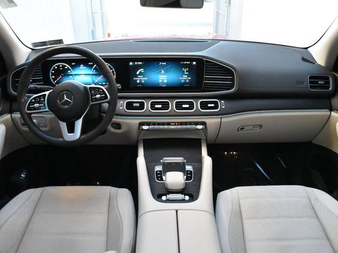 Used 2020 Mercedes-Benz GLS 450 4MATIC image 27