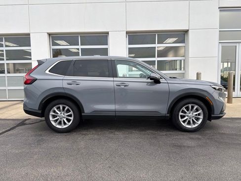 Used 2023 Honda CR-V EX-L image 3