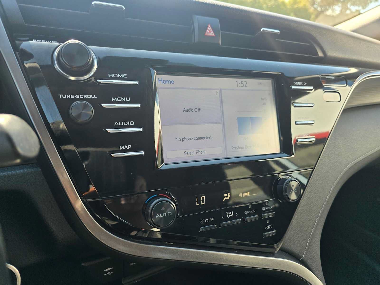 Used 2019 Toyota Camry SE FWD image 26