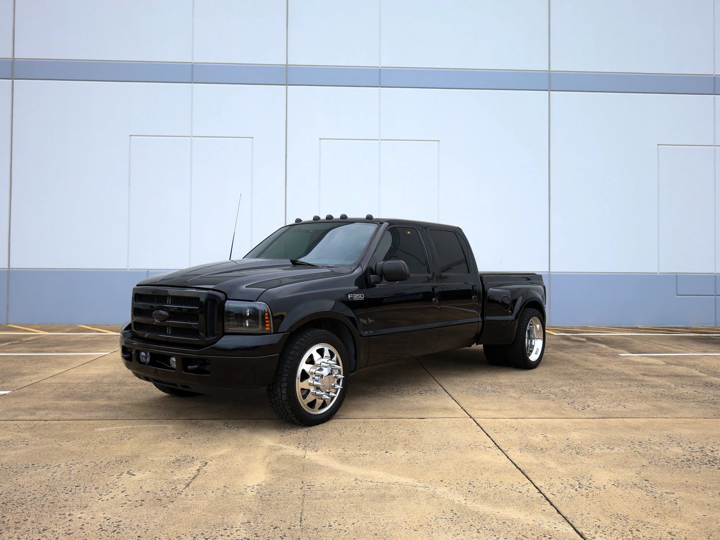 Used 2003 Ford F350 XLT RWD image 2