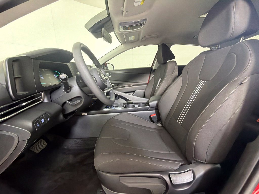 Certified 2025 Hyundai Elantra Hybrid FWD image 22