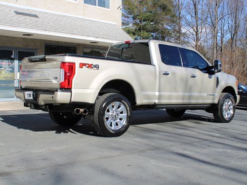 Used 2017 Ford F250 Platinum w/ Platinum Ultimate Package image 6