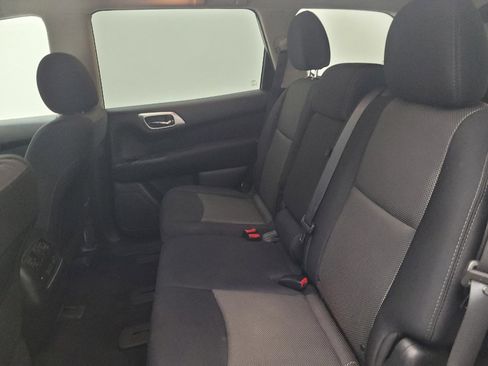 Used 2017 Nissan Pathfinder SV AWD/4WD image 18