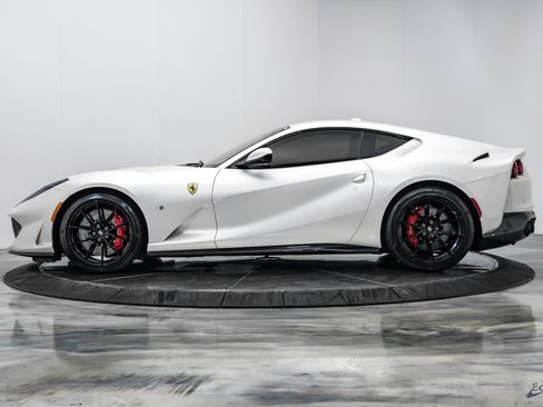Used 2019 Ferrari 812 Superfast RWD image 8