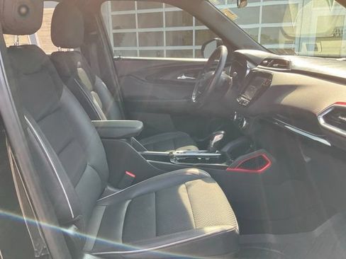 Used 2021 Chevrolet TrailBlazer RS w/ Convenience Package AWD/4WD image 9