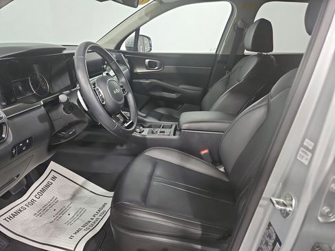 Used 2023 Kia Sorento EX image 10