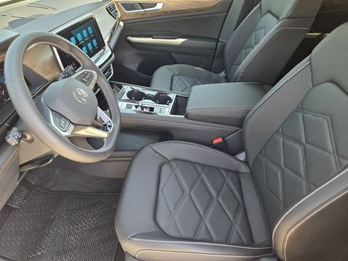New 2026 Volkswagen Atlas SE FWD image 12