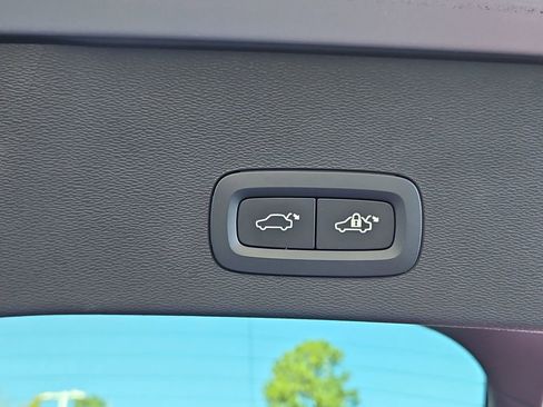 Used 2023 Volvo C40 P8 Recharge Ultimate image 29