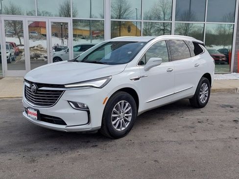 Used 2024 Buick Enclave Premium image 7