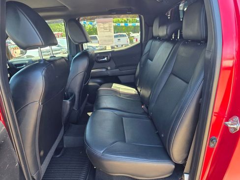Used 2018 Toyota Tacoma TRD Off-Road w/ TRD Premium Off Road Package AWD/4WD image 11