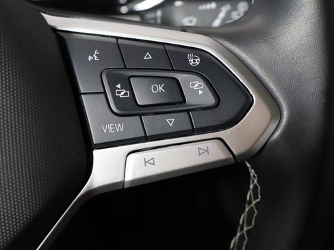 Used 2025 Volkswagen Taos S image 38