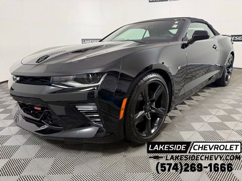 Used 2018 Chevrolet Camaro SS RWD image 1