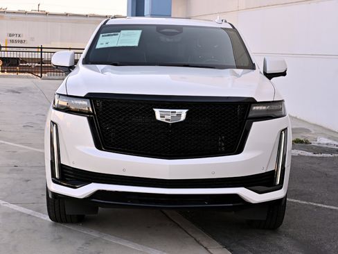 Used 2021 Cadillac Escalade ESV Sport w/ Driver Assist Tech Package RWD image 10