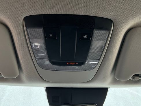 Used 2025 Kia Sportage LX image 16