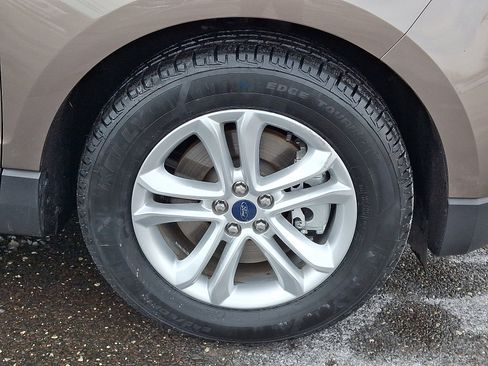 Certified 2019 Ford Edge SEL w/ Equipment Group 201A image 8