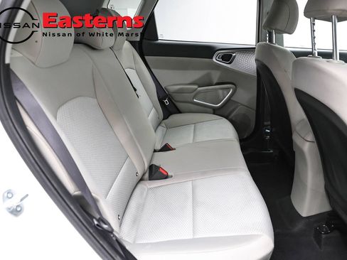 Used 2023 Kia Soul LX FWD image 22
