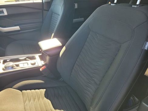 Certified 2021 Ford Explorer XLT image 11