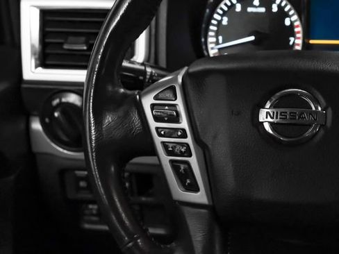 Used 2019 Nissan Titan PRO-4X image 17