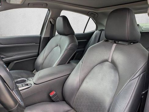 Used 2020 Toyota Camry XSE image 8