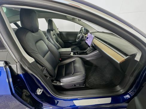 Used 2018 Tesla Model 3 Long Range image 29