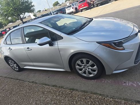 Used 2023 Toyota Corolla LE FWD image 3
