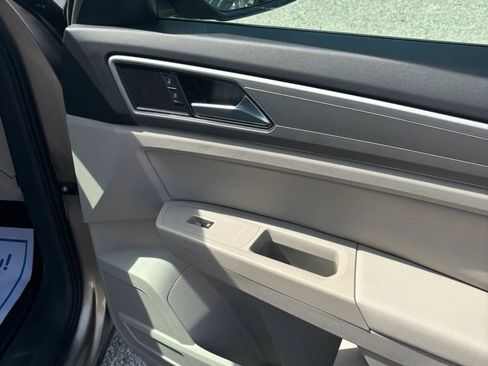Used 2018 Volkswagen Atlas SE image 24