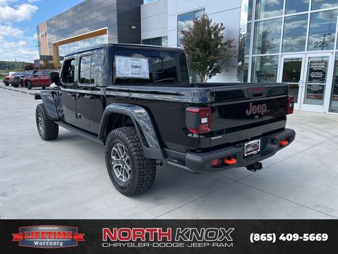 New 2025 Jeep Gladiator Mojave image 16