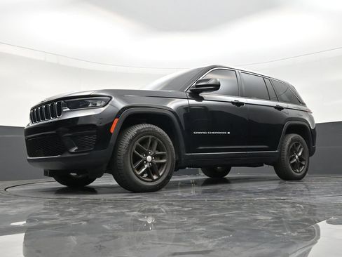 Used 2024 Jeep Grand Cherokee Laredo X w/ Luxury Tech Group I AWD/4WD image 20
