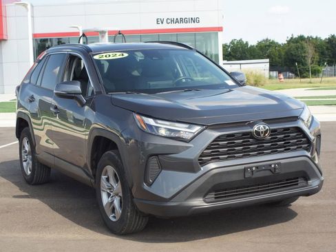 Used 2024 Toyota RAV4 XLE image 2