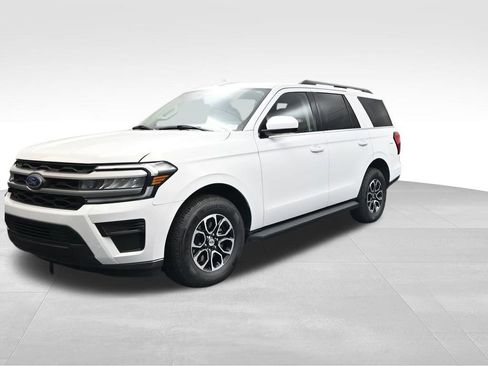 Used 2024 Ford Expedition XLT RWD image 7